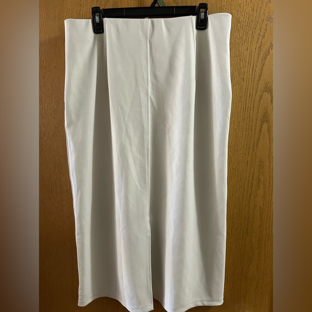 Lululemon Softstreme High-Rise Midi Skirt Cream in color excellent condition!! - Picture 2 of 9